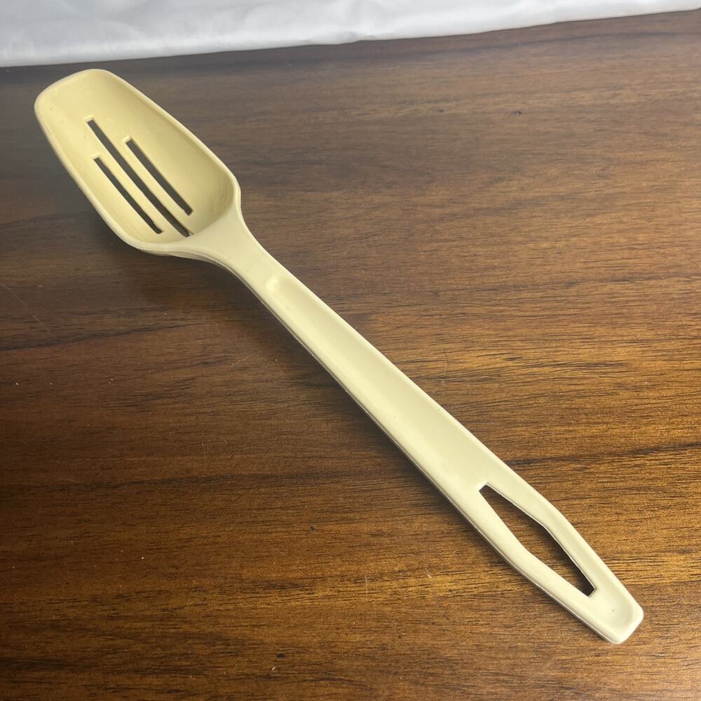 Vintage KING CRAFT Beige Nylon Plastic Slotted Serving Spoon ~ 11" Kitchencore
